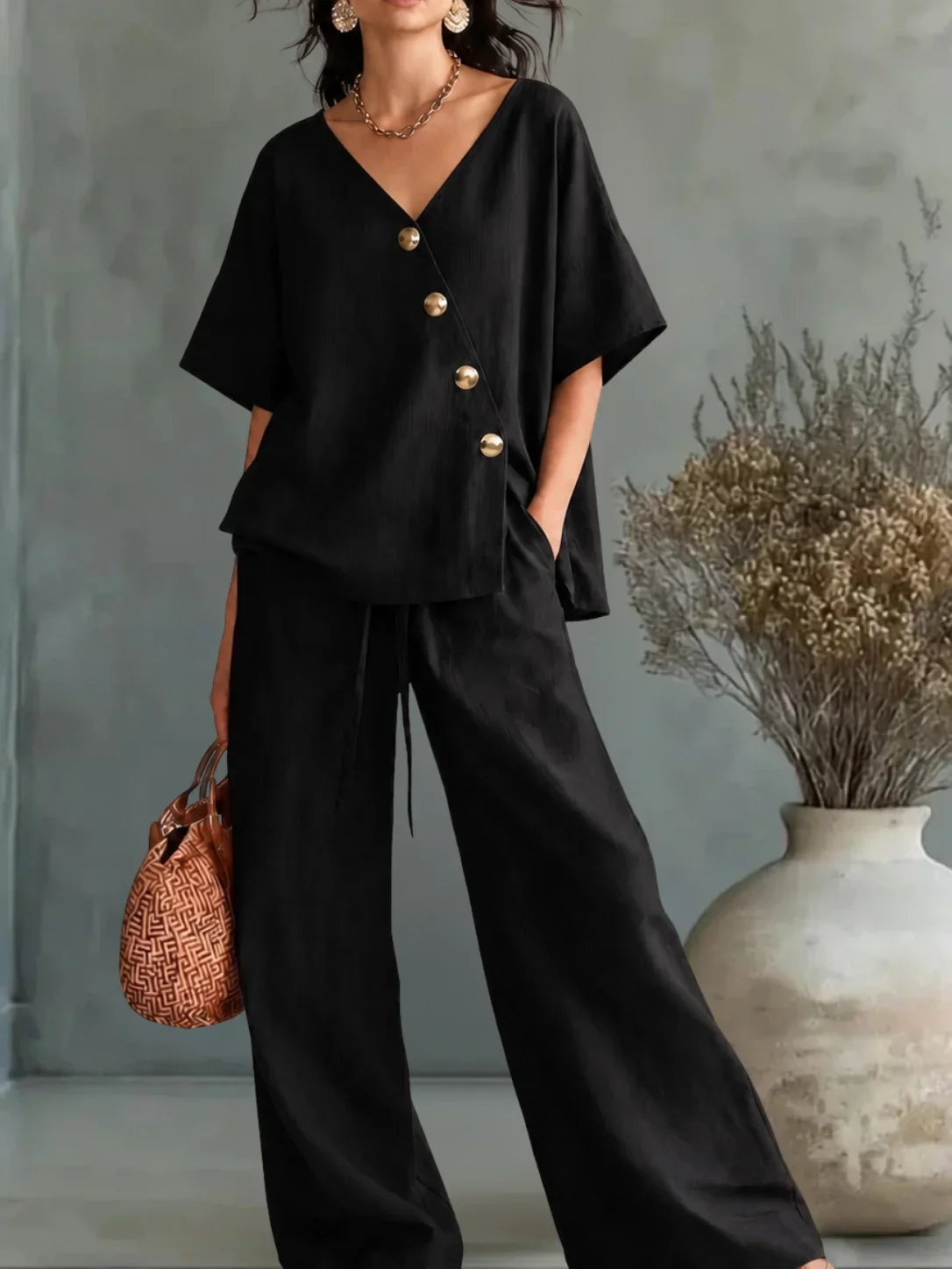 ✨ Greta | Completo con Scollo a V e Bottoni ✨