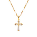 Collana con Pendente a Croce di Diamanti Delicati